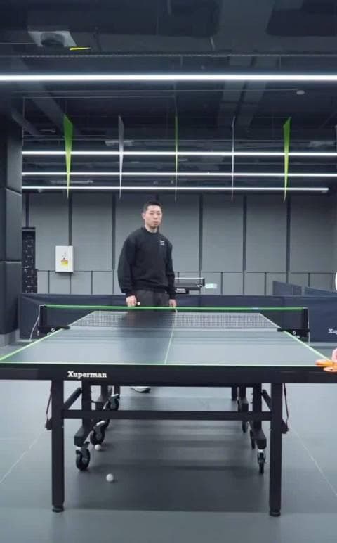Xu Xin Challenges Himself with High-Difficulty Table Tennis Trick Shots