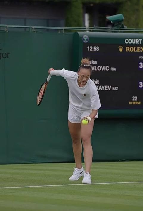 Chinese Tennis Stars Begin Grass Court Campaign at Wimbledon