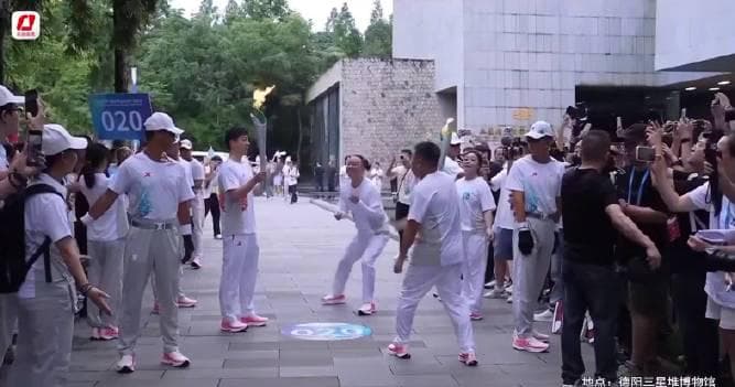 Ma Long Serves as the 20th Torchbearer at The World Games