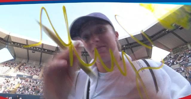 Oops! Tennis Star Iga Swiatek's Hilarious Autograph Fail Goes Viral - You Won't Believe What Happened Next!