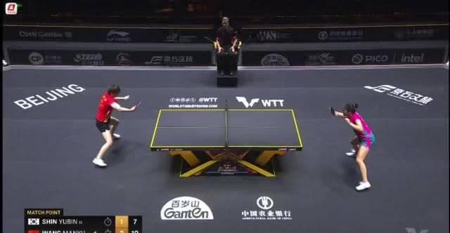 When I Saw My Cousin's Weibo Post From Australia, I Realized: Overseas Chinese Are Missing Half the Drama