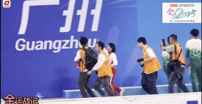 The Heartwarming Moment That Broke the Internet: Quan Hongchan's Surprising Comeback Will Make You Believe in Love Again!