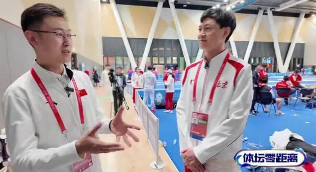 When I saw my cousin's fencing medal from Hong Kong, I finally understood why overseas Chinese can't watch these games online