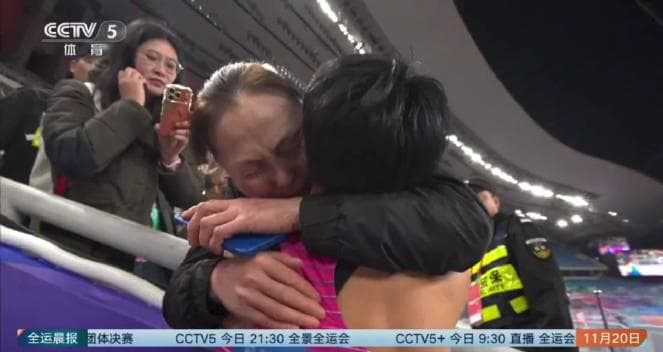 Liu Jingyang's Emotional Victory: A Mother-Daughter Embrace After Winning Gold