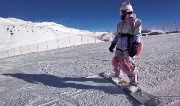 When Olympic Diver Quan Hongchan Hits the Slopes - The Adorable Truth Behind Those Viral Falls!