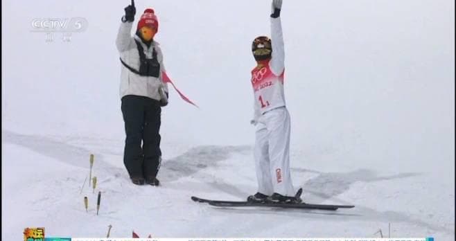 When I saw my cousin's Weibo post about the Winter Olympics, I suddenly remembered why I miss watching Chinese shows overseas