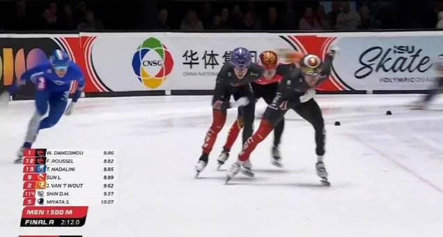 When I saw Sun Long's lonely figure on the ice rink in the Netherlands, I suddenly remembered my first time watching short track speed skating abroad